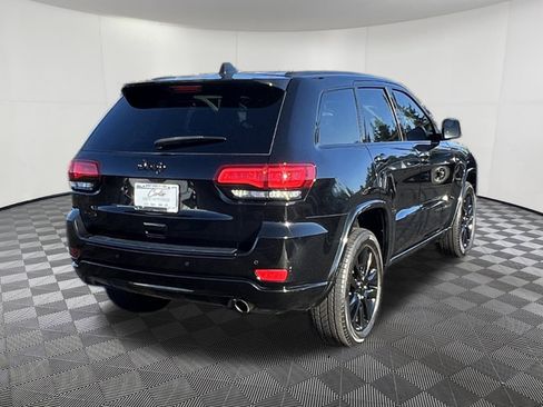 Used 2018 Jeep Grand Cherokee Altitude image 6