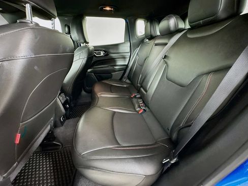 Used 2025 Jeep Compass Trailhawk AWD/4WD image 29