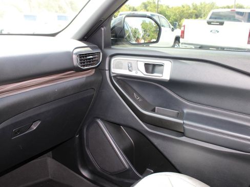 Used 2020 Ford Explorer Limited RWD image 14