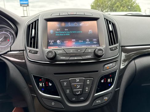 Used 2016 Buick Regal FWD image 10