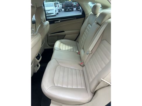 Used 2014 Ford Fusion SE w/ Equipment Group 202A FWD image 8