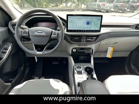 New 2025 Ford Escape SE w/ Class II Trailer Tow Package image 22