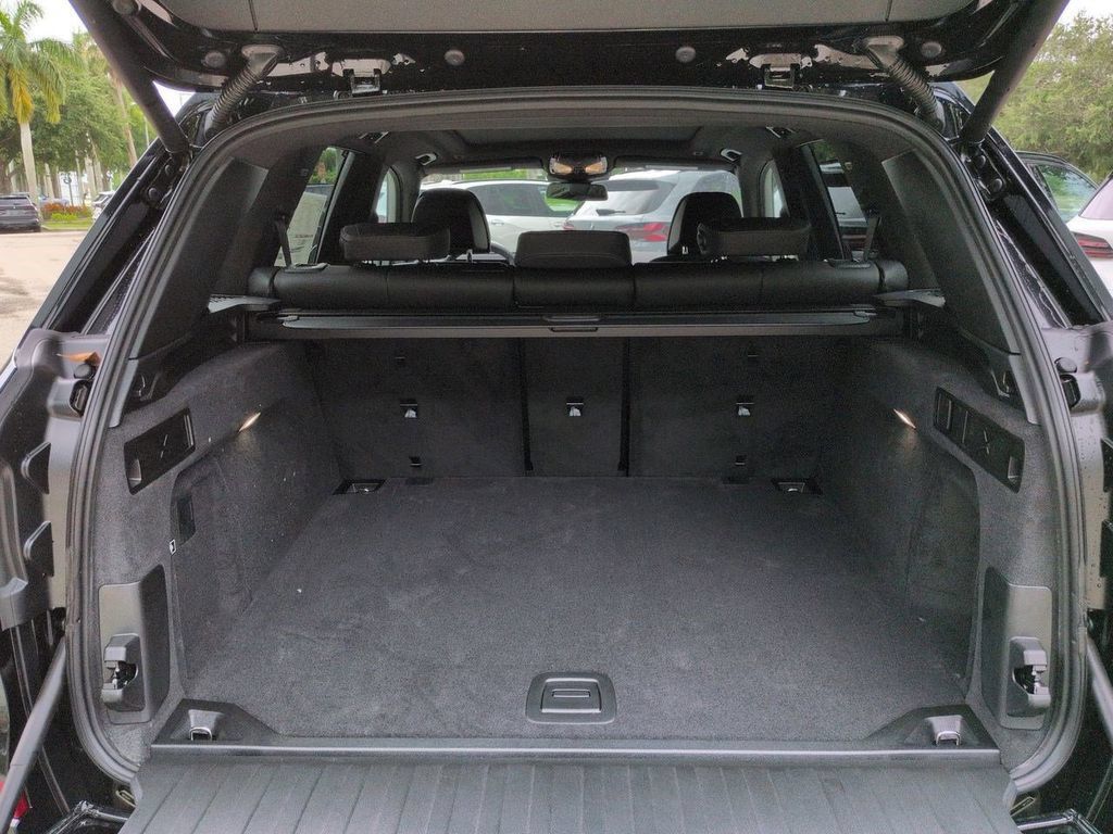 New 2026 BMW X5 xDrive40i w/ M Sport Package AWD/4WD image 13