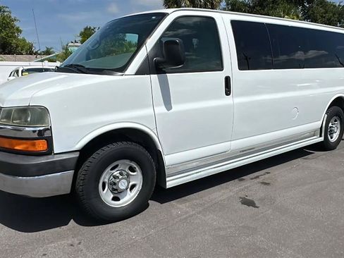 Used 2007 Chevrolet Express 3500 Extended Passenger w/ LT Preferred Equipment Group RWD image 15