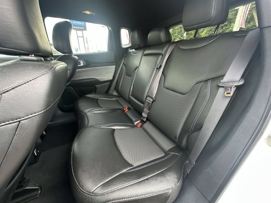 Used 2024 Jeep Compass Latitude AWD/4WD image 18