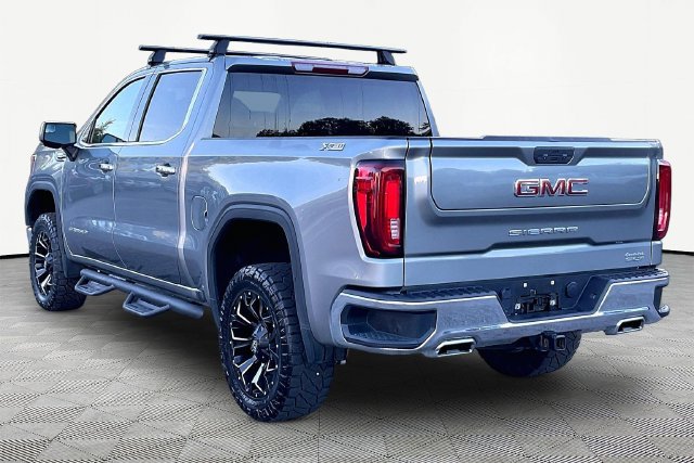 Used 2023 GMC Sierra 1500 SLT w/ SLT Premium Package AWD/4WD image 4