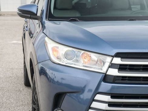 Used 2017 Toyota Highlander XLE FWD image 4