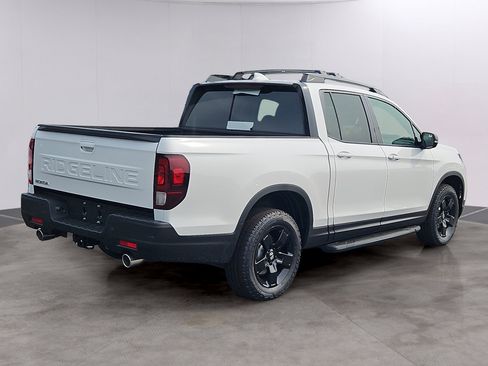New 2025 Honda Ridgeline Black Edition image 2