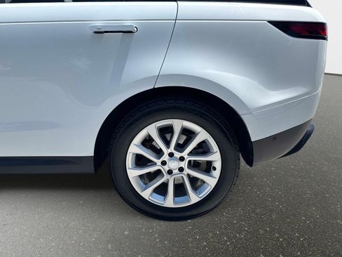 Used 2025 Land Rover Range Rover Sport SE AWD/4WD image 10