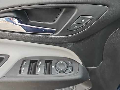 Used 2020 Chevrolet Equinox Premier AWD/4WD image 10