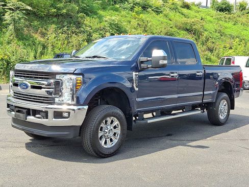 Used 2018 Ford F250 XLT w/ XLT Premium Package AWD/4WD image 3