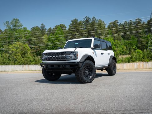 New 2026 Ford Bronco Badlands w/ Sasquatch Package AWD/4WD image 1