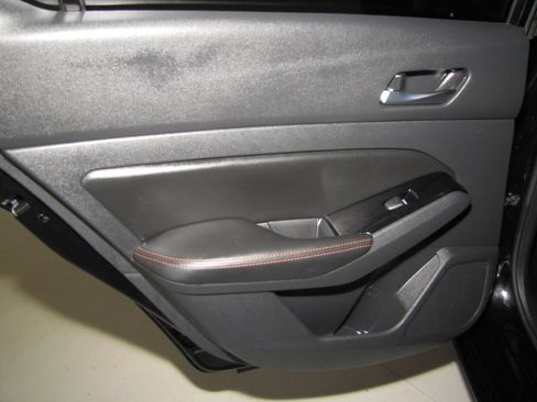 Used 2023 Nissan Altima 2.5 SR FWD image 13