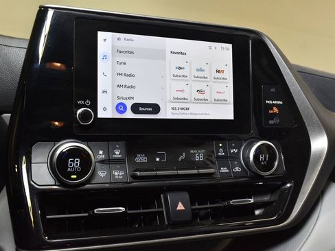 Used 2023 Toyota Highlander LE image 22