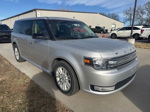 Used 2019 Ford Flex SEL image 4