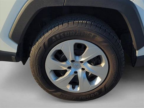Certified 2021 Toyota RAV4 LE AWD/4WD image 7