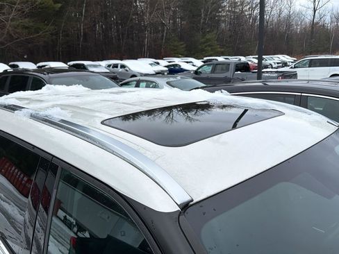 Used 2020 Toyota Highlander XLE image 6