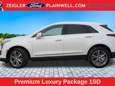Used 2024 Cadillac XT5 Premium Luxury AWD/4WD image 2