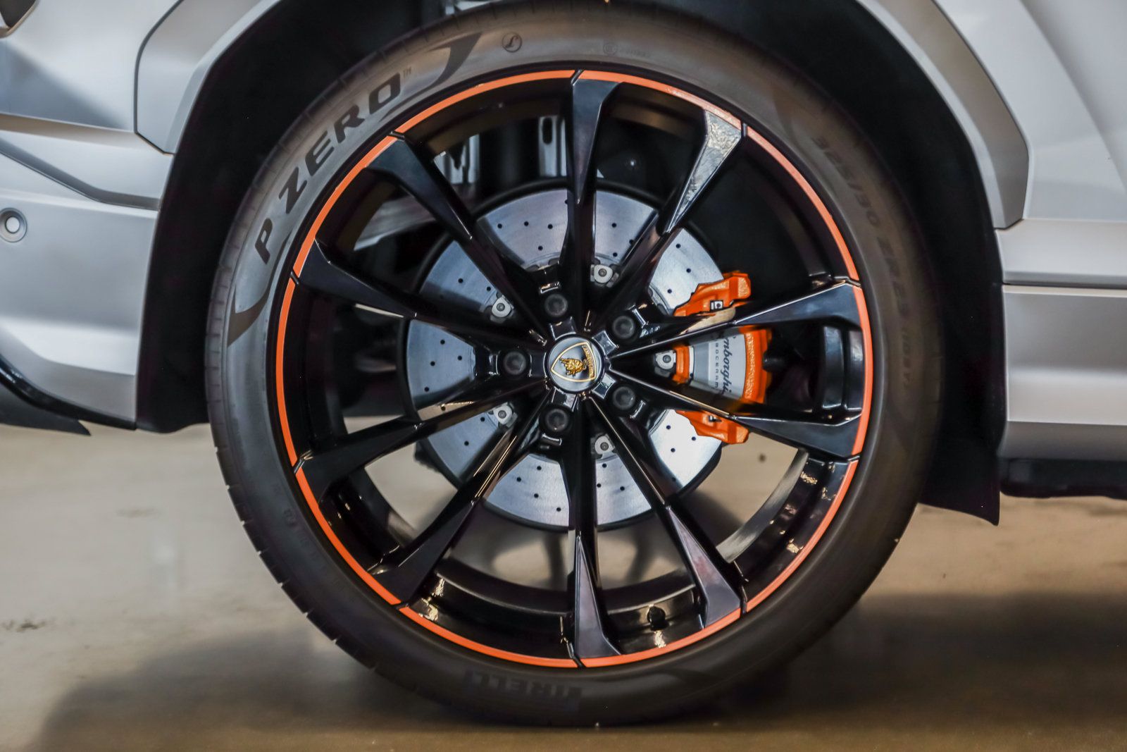 Used 2022 Lamborghini Urus AWD/4WD image 12