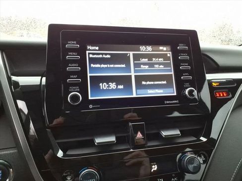 Used 2022 Toyota Camry SE image 25