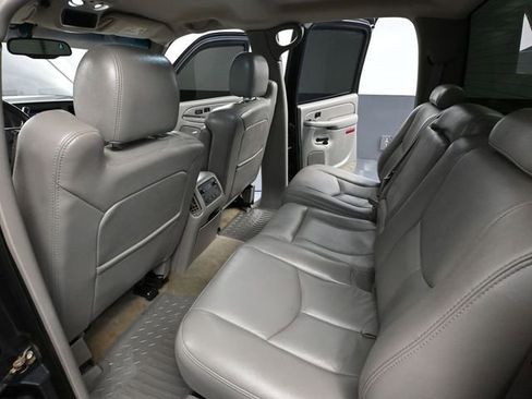 Used 2004 GMC Sierra 2500 SLT w/ Heavy-Duty Power Package image 35