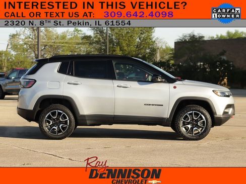 Used 2025 Jeep Compass Trailhawk AWD/4WD image 8