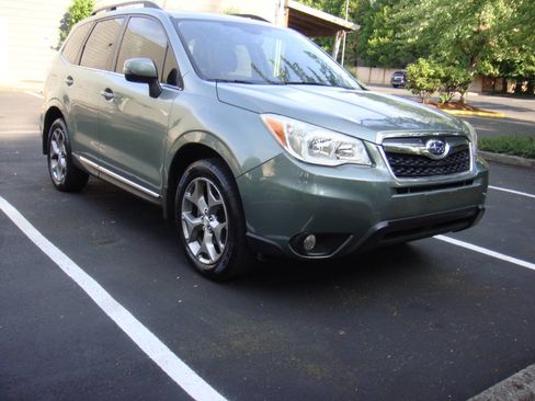 Used 2015 Subaru Forester 2.5i Touring w/ Eyesight & Navigation System AWD/4WD image 4