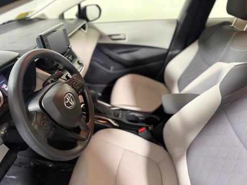 Used 2022 Toyota Corolla LE FWD image 19