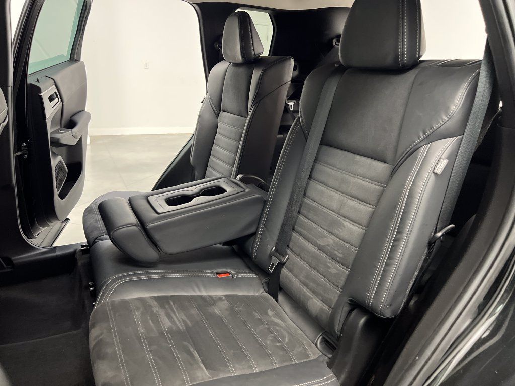 Used 2022 Mitsubishi Outlander SE FWD image 16