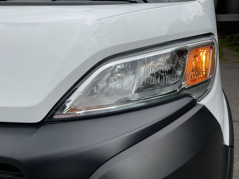 Used 2024 RAM ProMaster 2500 w/ Storage Group image 25