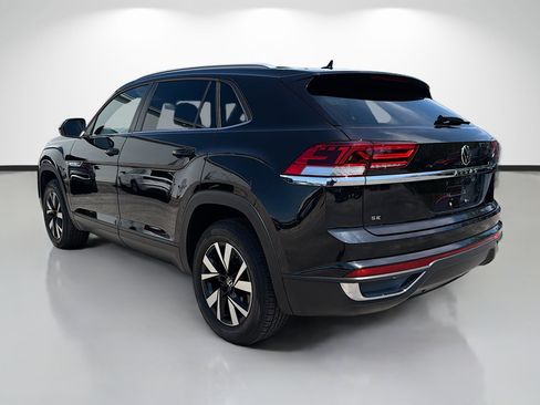 Used 2022 Volkswagen Atlas Cross Sport SE FWD image 5