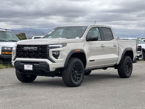 New 2026 GMC Canyon Elevation w/ LPO, Black Badging Package RWD image 6
