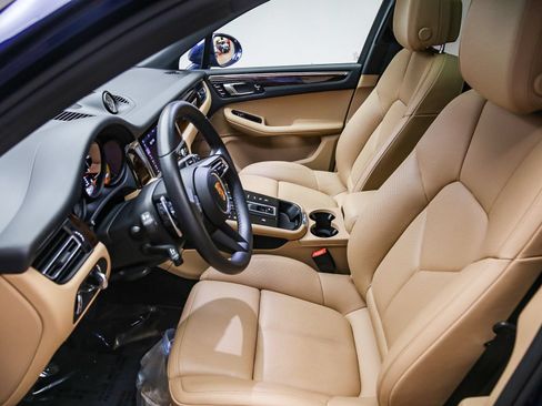 Certified 2026 Porsche Macan AWD/4WD image 22