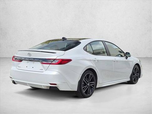 Used 2025 Toyota Camry XSE FWD image 5