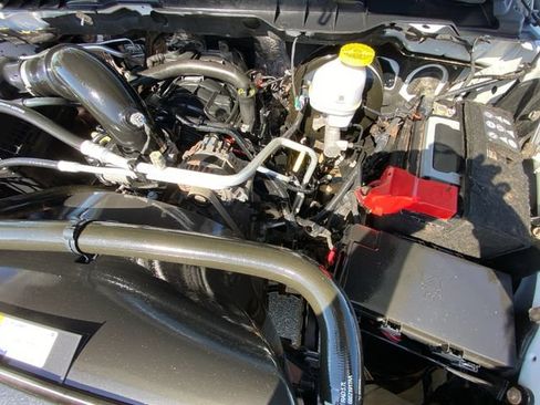 Used 2023 RAM 1500 Classic SLT w/ Protection Group AWD/4WD image 30
