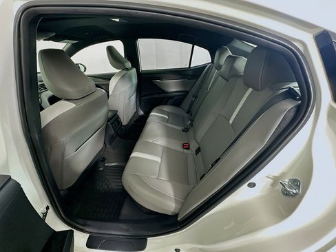 Used 2025 Toyota Camry SE FWD image 27