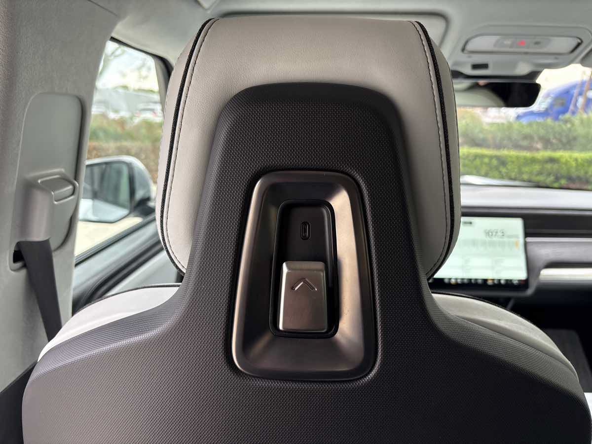 Used 2023 Rivian R1T Launch Edition AWD/4WD image 12