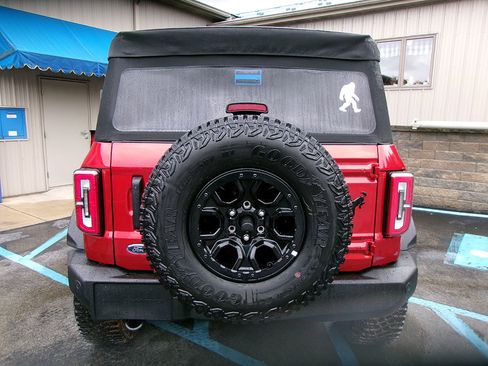 Used 2024 Ford Bronco Wildtrak image 8