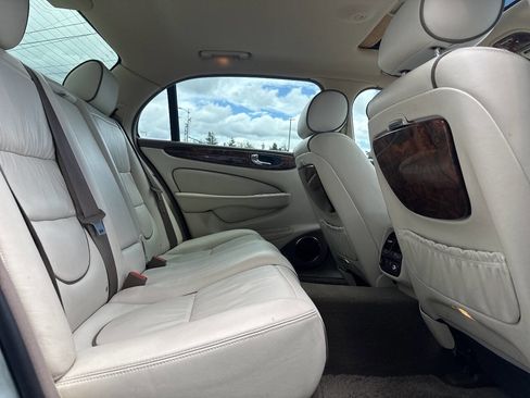 Used 2005 Jaguar XJ Vanden Plas RWD image 19