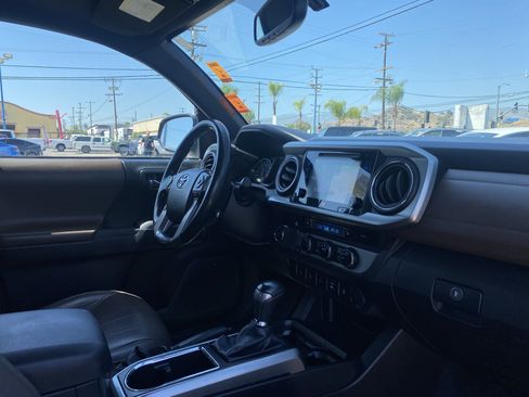 Used 2016 Toyota Tacoma Limited w/ Towing Package RWD image 29