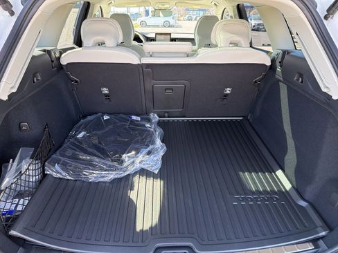 New 2026 Volvo XC60 B5 Ultra w/ Protection Package Premier AWD/4WD image 28