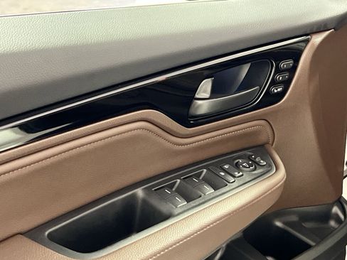 Used 2025 Honda Odyssey Touring image 15