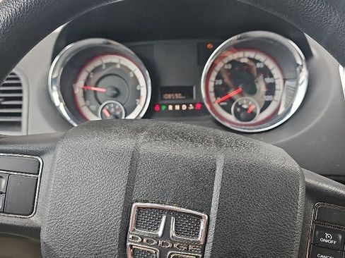 Used 2013 Dodge Grand Caravan SXT FWD image 7