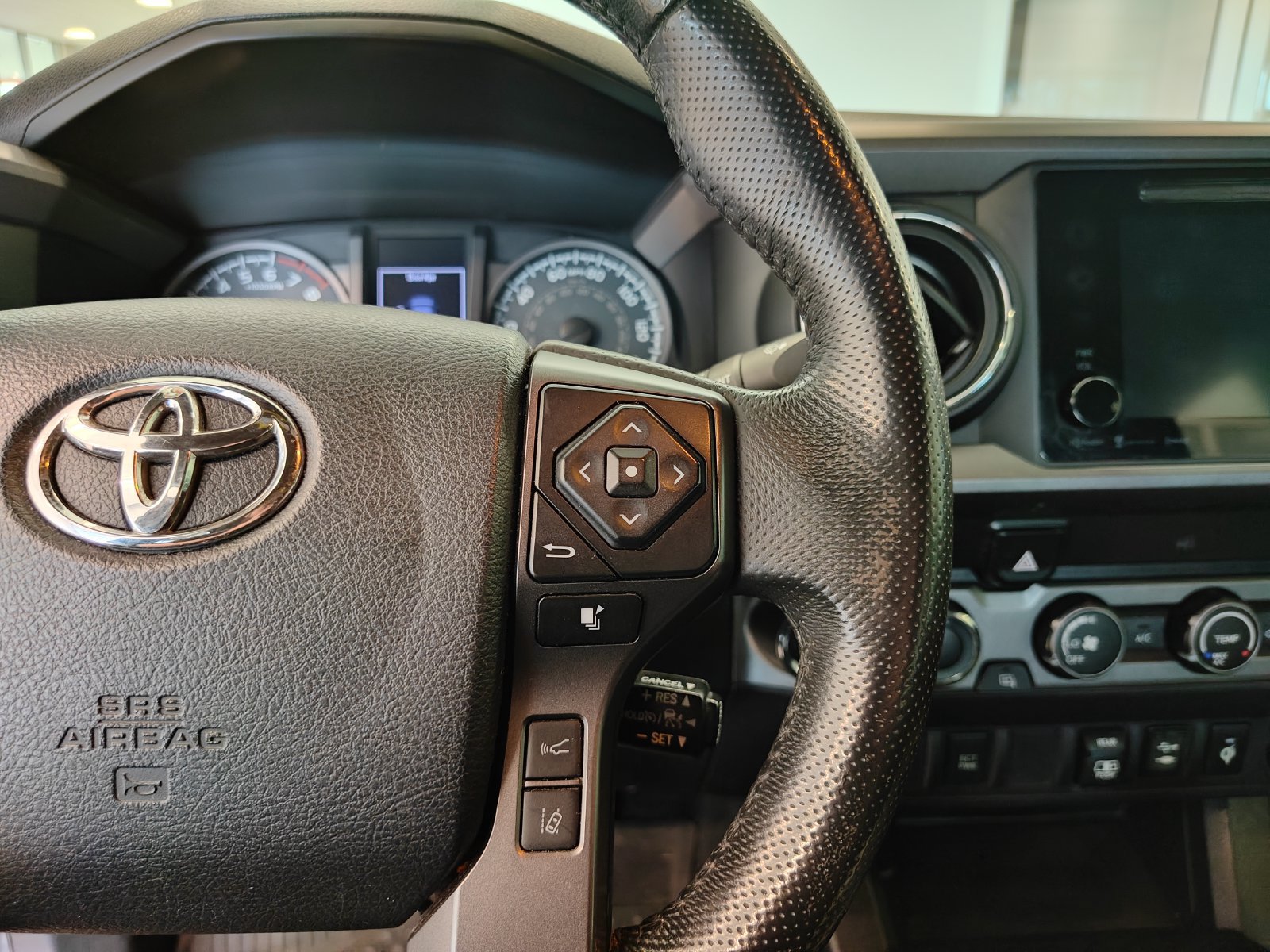 Used 2019 Toyota Tacoma TRD Sport AWD/4WD image 13