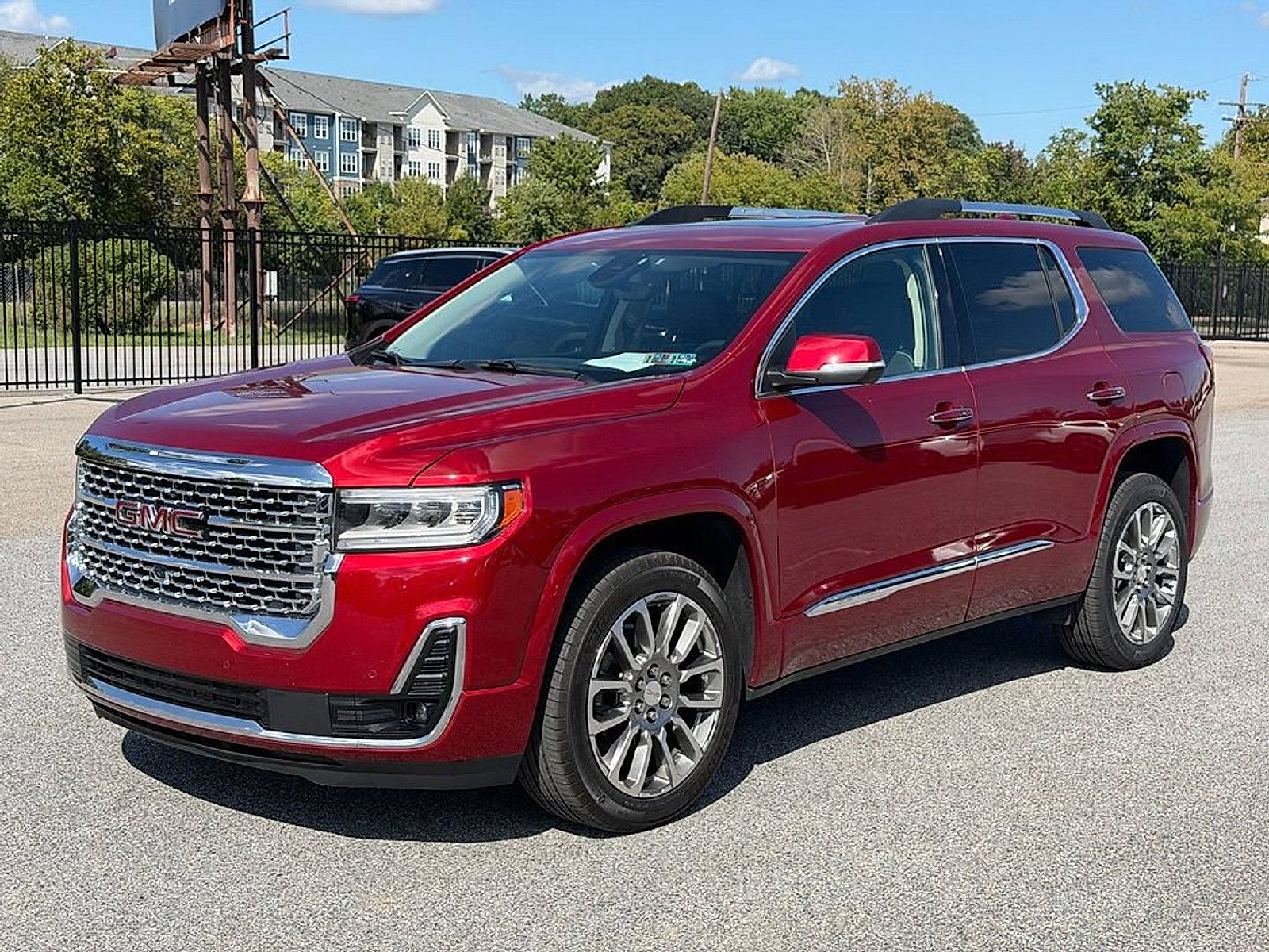 Used 2023 GMC Acadia Denali w/ Denali Ultimate Package FWD image 3