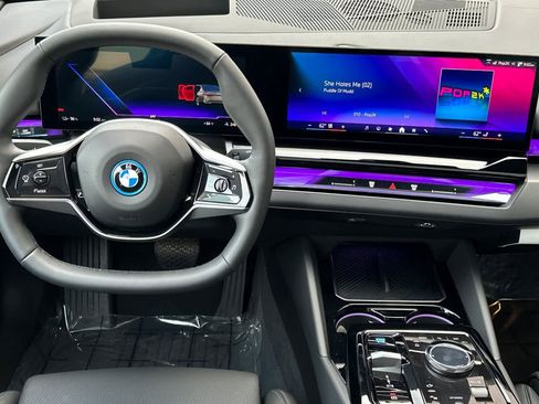 Used 2024 BMW i5 eDrive40i w/ M Sport Package image 15