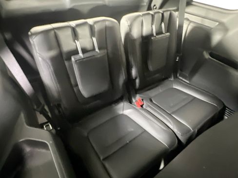 Used 2018 Ford Explorer XLT w/ Equipment Group 202A image 25