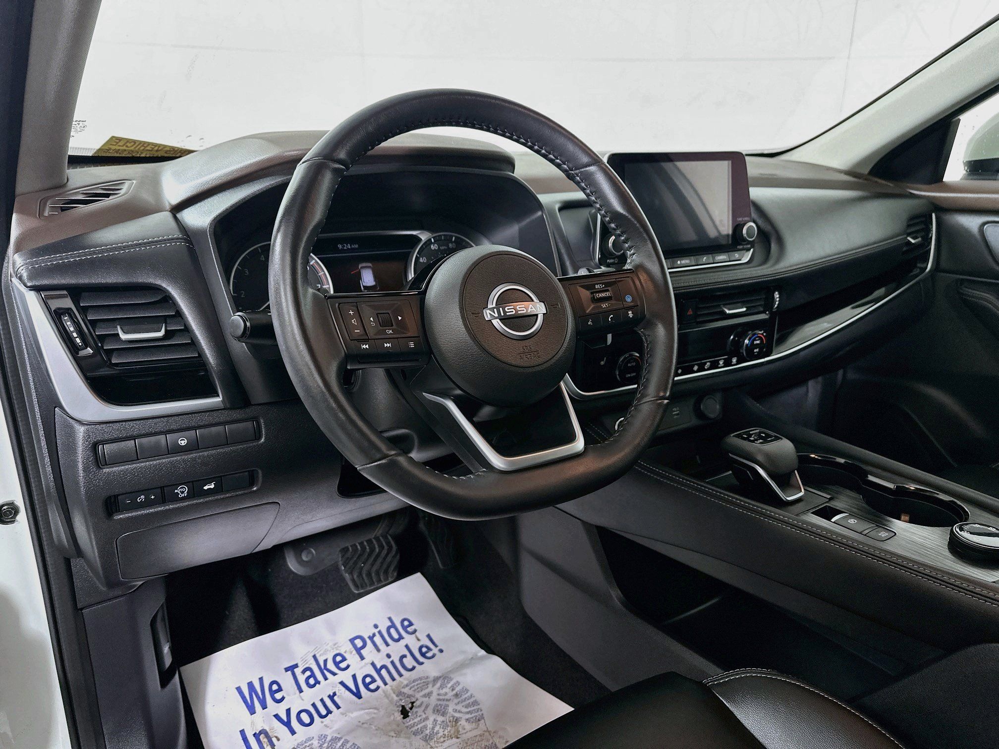 Used 2023 Nissan Rogue SL AWD/4WD image 9