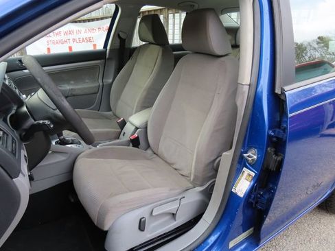 Used 2009 Volkswagen Jetta S image 16