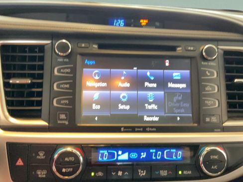 Used 2019 Toyota Highlander Limited FWD image 19